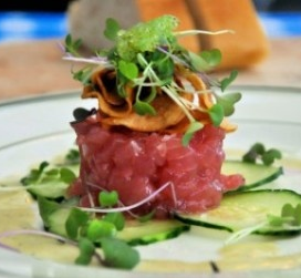 Tartaar van tonijn met limoen en sesamzaad